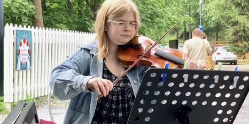 Viulisti Kristiina Ahlgren